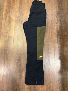 Nike Womens S Sportswear City Utility Woven High Rise Zip Flare Pants FB7252-010